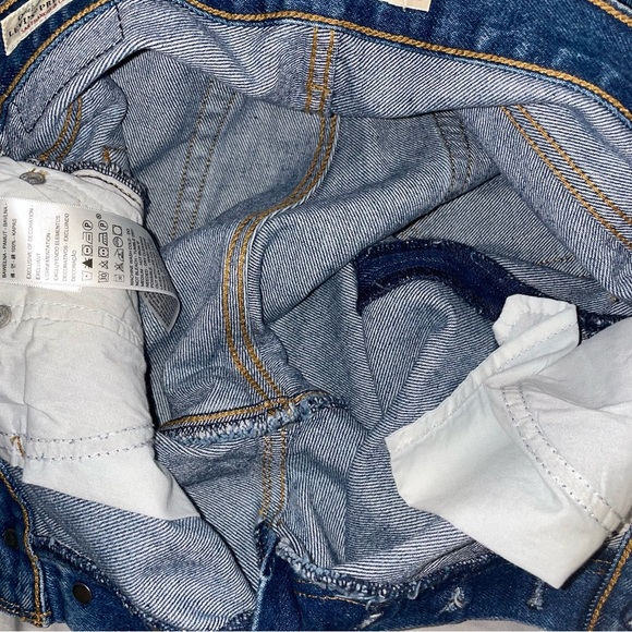 Levi's Wedgie Straight Oxnard Drive Distressed High Rise Jeans Sz 26 × 28 EUC - Picture 7 of 16